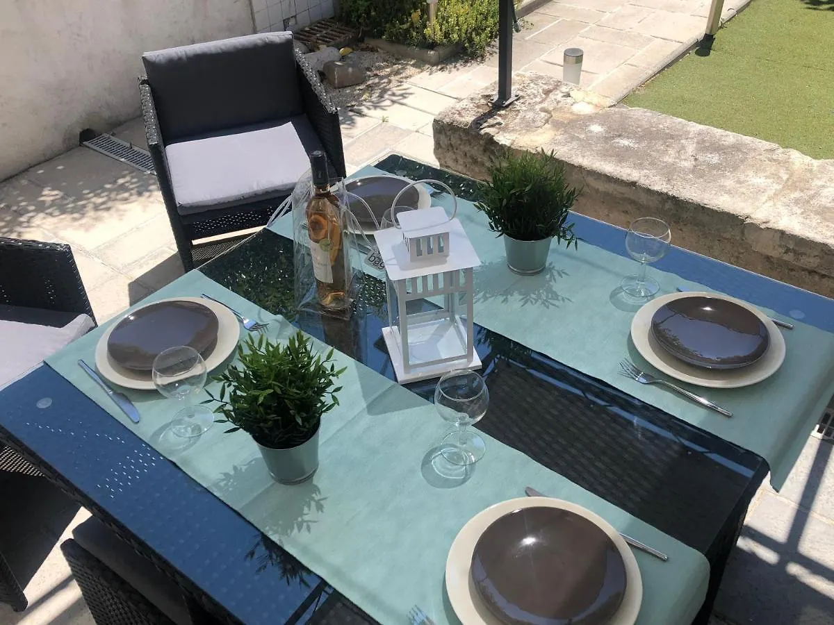 Maison Tendance Avec Jardin, Centre Village, Alpilles, Familles Eyragues France