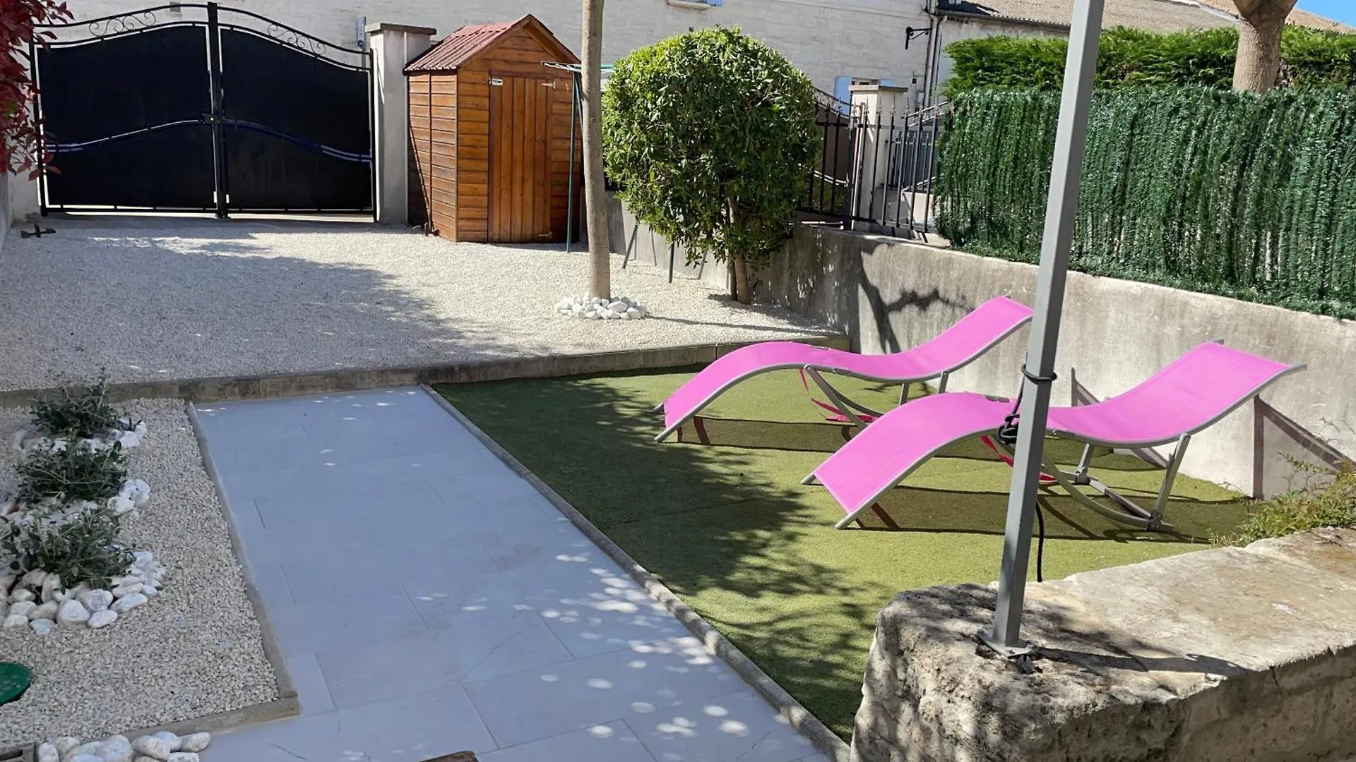 Holiday home Maison Tendance Avec Jardin, Centre Village, Alpilles, Familles Eyragues