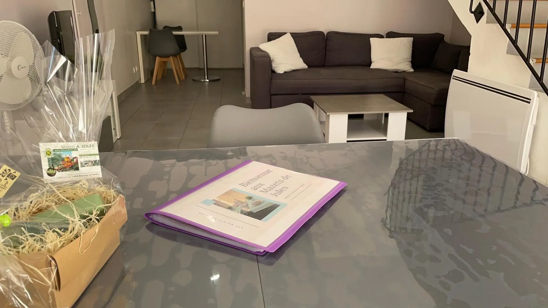 Holiday home Maison Tendance Avec Jardin, Centre Village, Alpilles, Familles Eyragues France